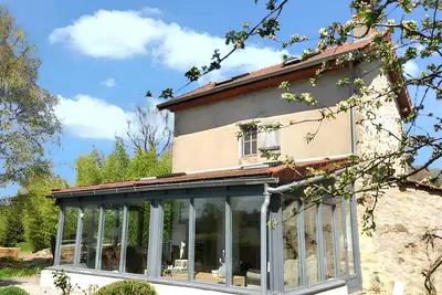 Image de Homerez - Maison charmante à Charron avec piscine partagée