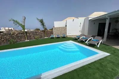 Image de Homerez - Villa spacieuse avec vues sur mer et montagne - El Roque