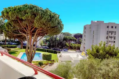 Image de Sunny 1-Bed Apartment with Balcony & Pool Access