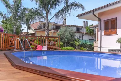 Image de Homerez - Villa conviviale à Ladispoli avec piscine privée