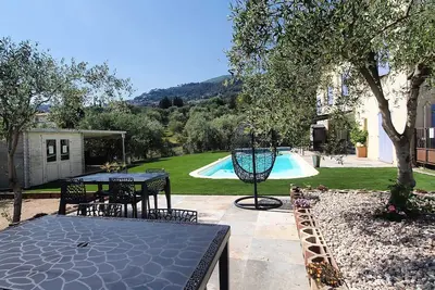 Image de La Bastide Centifolia - Roses de Mai