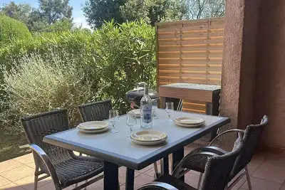 Image de Mini-villa climatisée avec terrasse et parking, proche plage de Pinarello