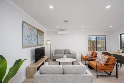 Image de Modeina Modern Brand New 4br Home