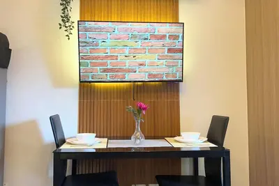 Image de 1-bedroom condo in adorable Pasay City with WiFi, Ac