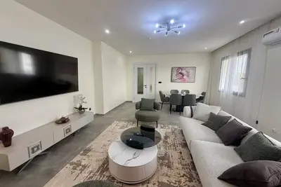 Image de 2-bedroom plus apartment in center of Dakar with Pool, fitness room, Ac, WiFi