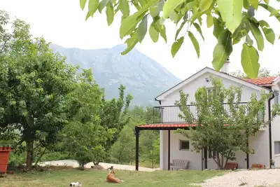 Image de Spacious 3 Bedroom Home - Peaceful Village near the Coast