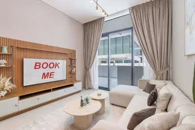 Image de StayShort - Bright and airy 1 bed in Jvc sleep 4 with Balcony!