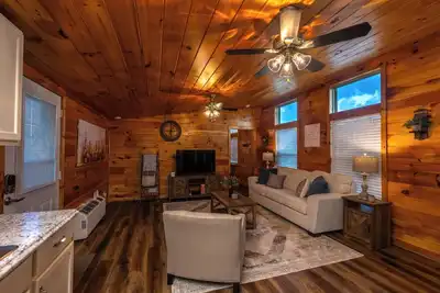 Image de Rustic Mt. Sterling Cabin 1 Near Downtown • Pets Ok