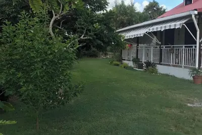 Image de Homerez - Maison charmante à Saint-François avec jardin