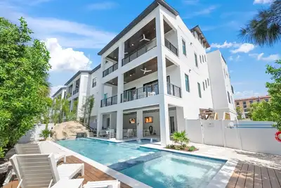 Image de Salty Sunrise - Six Chambres Maison, Couchages 18