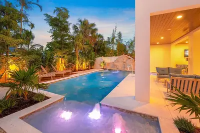 Image de Sunset Sky - Six Chambres Maison, Couchages 18