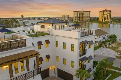 Image de Sapphire Shores - Sept Chambres Maison, Couchages 19