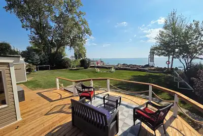 Image de 4 Season Cottage! Lake, Hot tub and Family fun