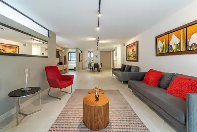|Ahead| Stylish 2br with Parking