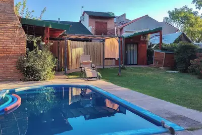 Image de Nancy and Carlos's house, view of the mountains, swimming pool and barbecue area.