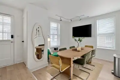 Image de Dwtn Haus | 4br Boho Retreat Near Osu | Sleeps 8