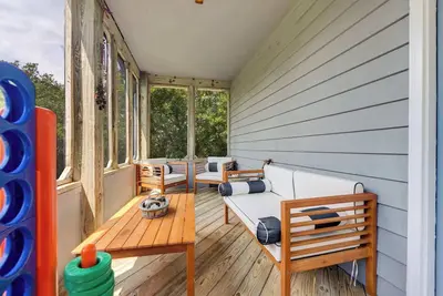 Image de Hot Tub, Dog Friendly, Ev Charger, 5Min to Beach!