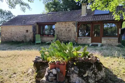 Image de Paulagite de 2 à 4 pers, vue sur la Dordogne, proche de Padirac et Rocamadour
