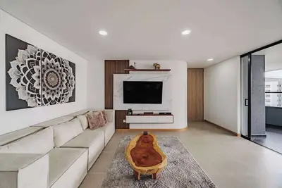 Image de Ep| Modern 2 Br W/Workspace, Views, Pool, Gym