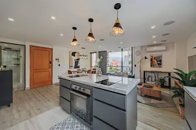 Image de |Ep| 2br/W City Views Apt w/Office