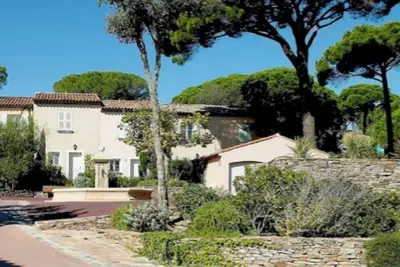 Image de Homerez - Maison spacieuse avec piscine partagée à Gassin