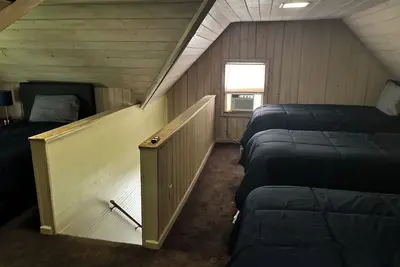 Image de 4-bedroom house with Wi-Fi, Ac. Only 4 minutes from Elvis Presley's Mansion.