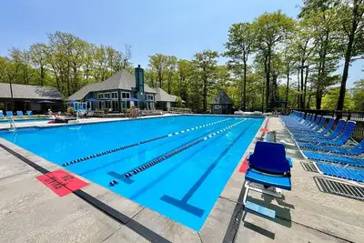 Image de ❄️ Laurel Nook | Walk or Shuttle to Skiing | Family Friendly w/Mountain View