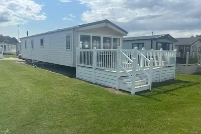 Image de Caravan with stunning sea views at Broadland Sands Holiday Park ref 20274bs