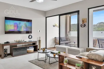 Image de Beautiful, cozy, upscale Apt next to Las Ramblas