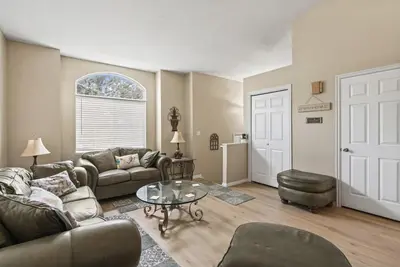 Image de Cozy Duplex Gem| Mins to Downtown + Ski Resorts