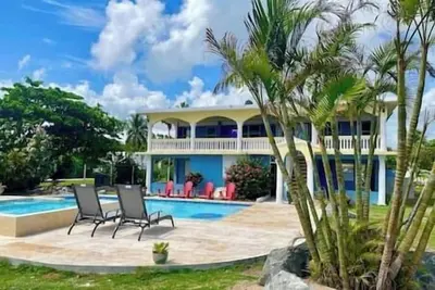 Image de Kite Beachfront Luxury Villa/8 Bdr/Huge Pool /Jacuzzi/ kiteboarding/sleeps 18+