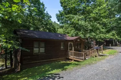 The Ridge Cabin - Sleeps 4