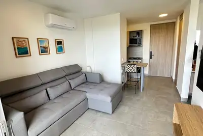 Image de Modern Apartment with Pool, Beach Access & Nature Views.