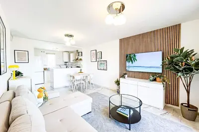 Image de Appartement familial à 400 mètres de la plage, avec internet et piscine