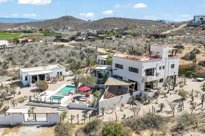 Image de Casa Kafka: Large 3-building, 7-bedroom compound in relaxing El Pescadero!