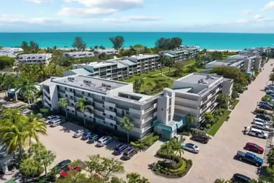 Image de Beachfront Loggerhead Cay 472—Sunset Views, heated Pool, Pickleball & Tennis Courts, 2 Bikes + Beach Gear. Weekly Stays
