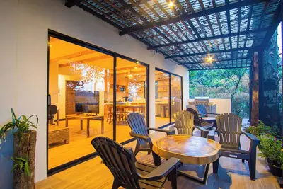 Image de The Elephant and the Boa! \"Magic House in front of Lake Atitlan\".