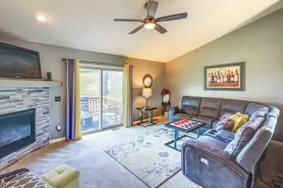 Image de 4 Mi to Offutt Afb - Family Home in Omaha Suburbs!