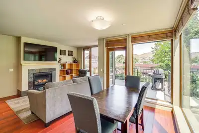 Image de Steps to Lake Chelan: Condo w/ Resort Amenities!