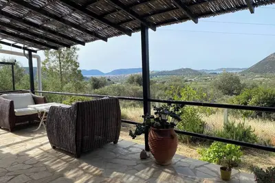 Image de Homerez - Maison confortable avec vue mer et montagne à Ermioni