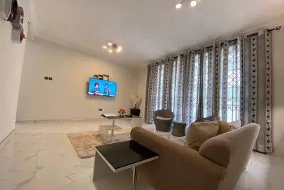Image de Cozy 2-bedroom apartment with WiFi, Ac in charming Accra