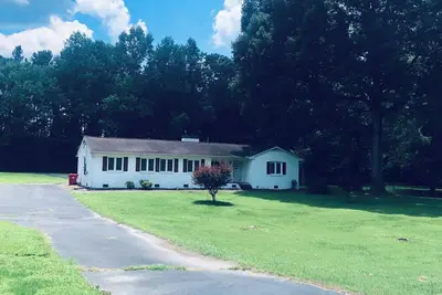 Image de Beautiful 3-bedroom house with WiFi in lovely Troy, North Carolina