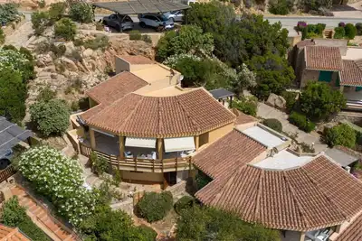 Image de Merveilleuse maison de vacances privée pour 6 personnes avec climatisation, Wifi, Tv et terrasse