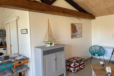 Image de La plage à 300m, maison pour 2 adultes au cœur du village de pêcheur du Vieil.