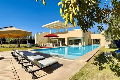 Image de Homerez - Villa spacieuse avec vue sur les montagnes - 550 m²