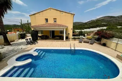 Image de Homerez - Villa spacieuse avec piscine à Vall d'Umbri