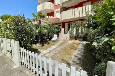 Image de Appartement avec jardin et piscine