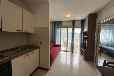 Image de Appartement avec vue latérale sur la mer à quelques pas de la plage