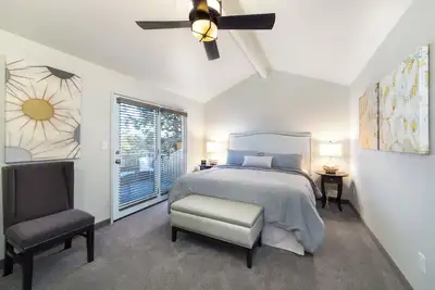 Image de Enjoy the Perks! With Outdoor Pool, Free Parking, Recreational Activities!