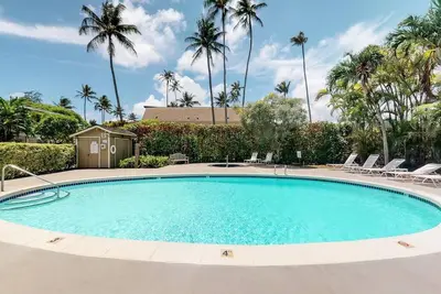 Image de Relaxing Beach Stay Awaits! 1 Br w/ Pool Access and Free Parking!